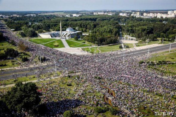 В Минске проходит Марш мира и независимости. Фото: news.tut.by