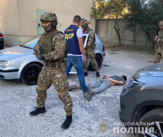 В Харькове полиция  задержала 4-х членов преступной группировки, которые требовали у мужчины 0 тыс