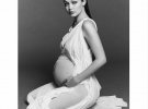 Американская модель Джиджи Хадид, которая скоро станет мамой, поделилась новыми снимками с фотосессии