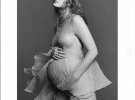 Американская модель Джиджи Хадид, которая скоро станет мамой, поделилась новыми снимками с фотосессии