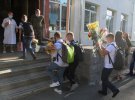 1 сентября в Полтавской гимназии "Здоровье" №14 вместо торжественной линейки разработали график и маршруты для каждого класса