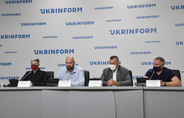"Правый сектор" хочет стать альтернативой силам, которые в течение десятилетий занимаются "столичным дерибаном" - Тарасенко. Фото: ukrinform.ua