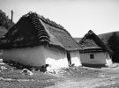 Село Гарасимів - тепер Тлумацький район Івано-Франківської області, 1938-го відвідав фотограф Генрик Поддембський