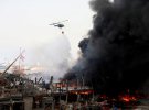 Через месяц после мощного взрыва в порту Бейрута вспыхнул сильный пожар.