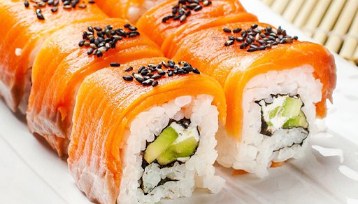 Cуші в Миколаєві від Смакі-Макі готують за авторським рецептом зі свіжих інгредієнтів.