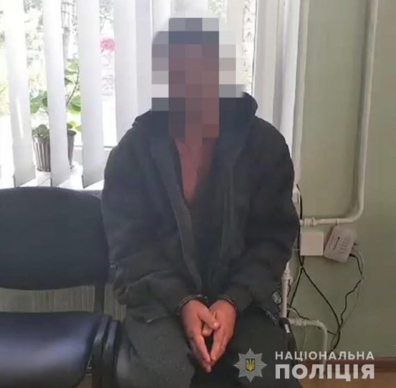 В Одесской области мужчина избил сожительницу и оставил умирать во дворе