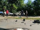 У Вінницькій області рятують 8-річного хлопчика та 5-річну дівчинку, які потрапили у жахливу аварію. Їх у авто з дідом і бабою протаранив п'яний водій