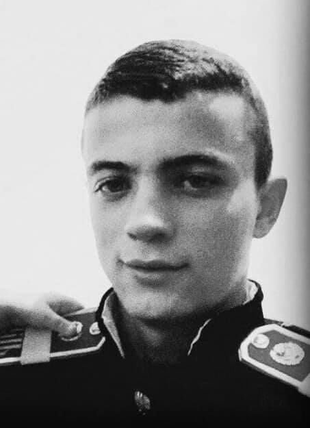 Курсант 20-летний Вячеслав Вильховый уцелел в авиакатастрофе АН-26 под Чугуева. Умер на следующий день в больнице от тяжелых ожогов