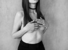 Финалистка 10-го сезона шоу "Холостяк" Дана Оханская опубликовала свои откровенные черно-белые фотографии
