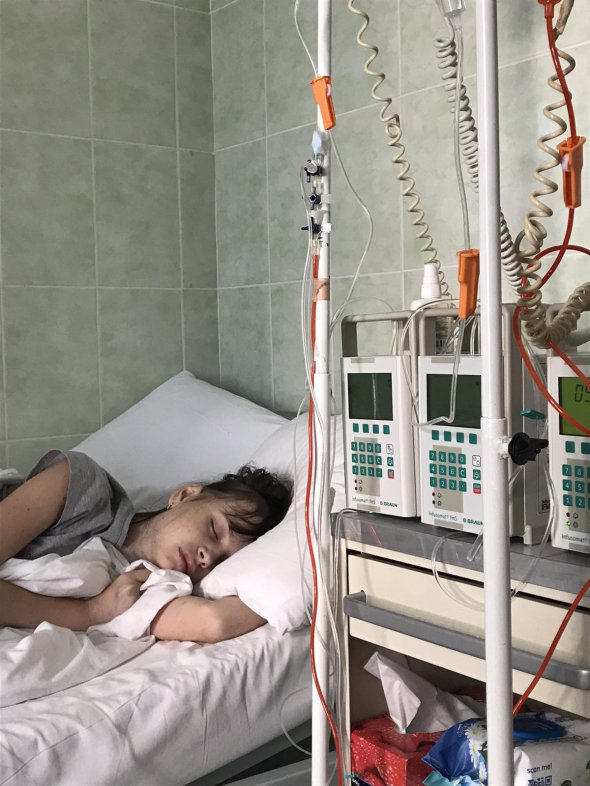 Анастасия Кравченко нуждается в операции по пересадке костного мозга