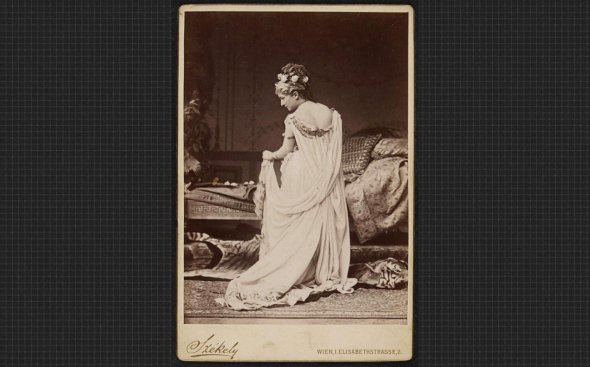 Шарлотта Вольтер в роли Мессалины. Фотография Йожефа Секеля. 1874.Театральный музей, Вена