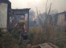 На Луганщине продолжается ликвидация масштабных пожаров. В ООС причиной назвали враждебные вооруженные провокации с применением трассирующих пуль