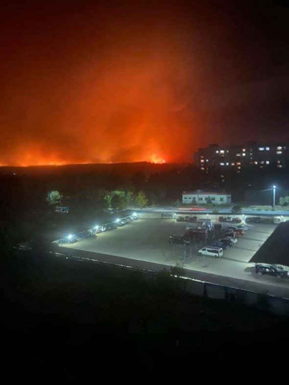 Такую огненную панораму видели жители Северодонецка в ночь на 1 октября