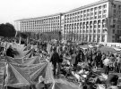 2 жовтня 1990 року на площі Жовтневої революції - нині Майдан Незалежності, розпочалась Революція на граніті