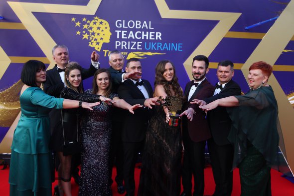 Финалисты Global Teacher Prize 2020 позируют