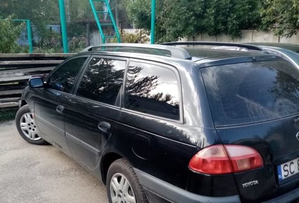 Перед тим як сісти за кермо, водій випив кілька чарок коньяку