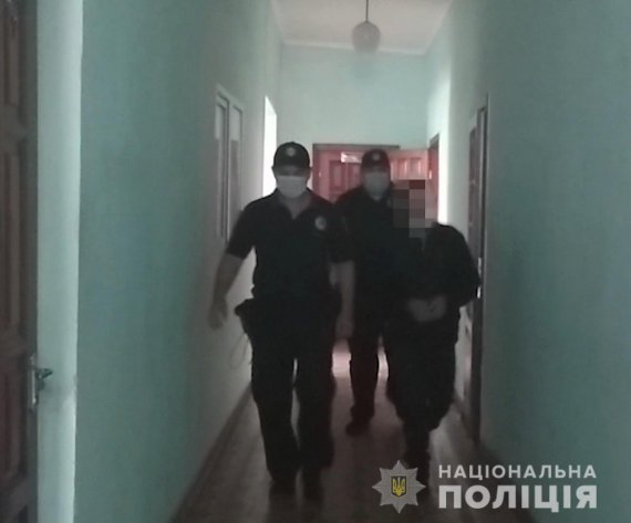 На Одещині  34-річний чоловік під час сварки побив матір і втік із дому. Жінка померла від травматичного шоку