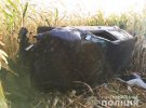На Сумщині в кукурудзяному полі знайшли перекинуте авто із мертвим 30-річним водієм всередині. Коли сталася аварія - встановлюють експерти