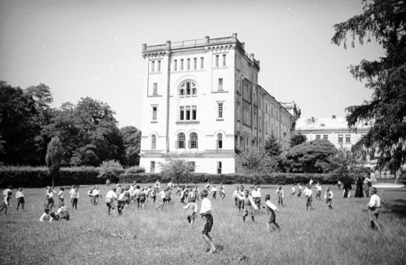 Показали, каким был детский дом в Дроговиже в 1930 году