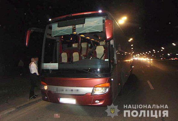 У автобусі «Київ-Харків» 35-річний п’яний пасажир порізав двох  попутників