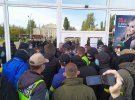 В Николаеве пикетируют концерт-холл " Юность"