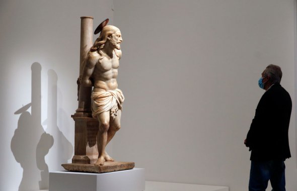 Виставка скульптур в Лувре