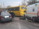 У Рівному зіштовхнулися маршрутка і два легковика