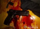 На Сумщині переодягнуті в поліцейських  зловмисники  підстрелили 48-річного  кандидата у депутати. Його   дружину – побили.  Вимагали гроші та цінності