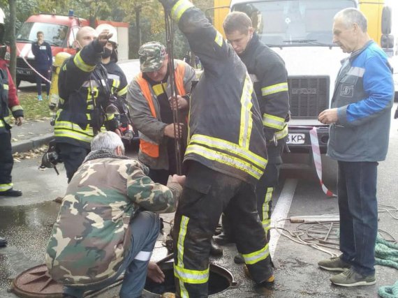 В Киеве во время ремонта коллектора произошла авария