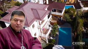 Тупицкий еще до аннексии Крыма Россией в 2014 году владел имением и землей под ним в Кореизе близ Ялты, а в 2018 году расширил свои владения, оформив еще один участок возле дома в свою собственность.