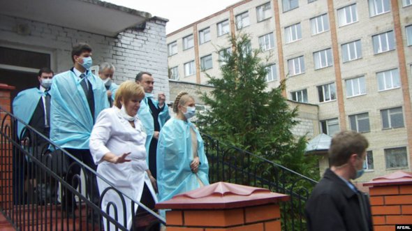 Восени 2009-го Юлія Тимошенко їздила областями по лікарнях.
