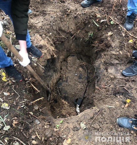 В Бородянке Киевской области двое товарищей убили во время отдыха 44-летнего знаймого, а тело закопали в лесу