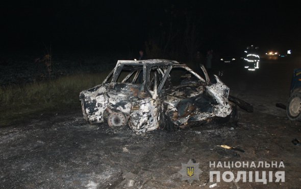 34-річний водій ВАЗу і 26-річний пасажир іншого авто – загинули.  52 - річний водій  автомобіля «Нива»  - в лікарні