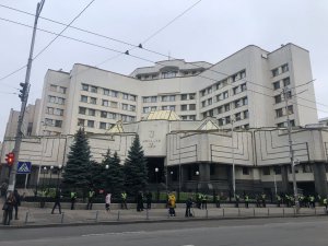 В КСУ проходит акция "Зазіхаєте на мову? Вам дорога до Ростову!"
