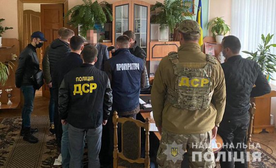 Во Львовской области полицейские поймали на взятке главу райгосадминистрации