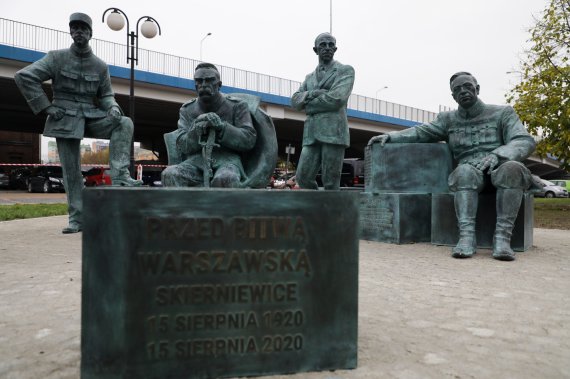 В Польше появилась скульптура Петлюры