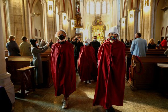 Близько 95% поляків - католики. 