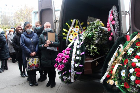 У Полтаві попрощалися із завідувачем міського коронавірусного відділення Віталієм Нетребовським, який помер від ускладнень Covid-19