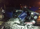 В Николаеве Mitsubishi разорвало после столкновения с BMW. Водитель последнего с места аварии скрылся