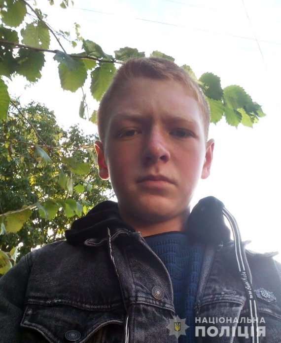 Зниклих 39-річного Дениса Савчука і його пасинка 14-річного Максима Мазка із Баранівки на Житомирщині знайшли мертвими. Тіла виявили  в автомобілі на дні річки Случ