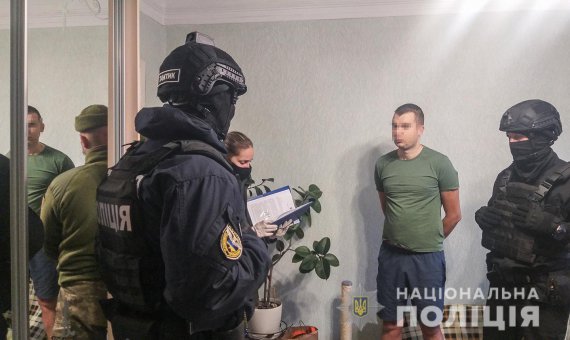 В Николаеве полицейские разоблачили жителя Мариуполя, который в аферах по продаже товаров через интернет обманул людей по всей Украине