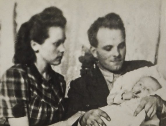 Мария Савчин и Василий Галаса с сыном Зеноном