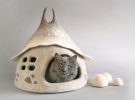 Юлія Косата створює різні вироби з вовни. Найпопулярніші - юрти для котів. Щомісяця жінка продає до 4 будинків