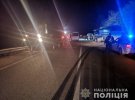 В Запорожской рейсовый автобус Mercedes столкнулся с трактором с плугом. Водитель погиб, 22-летняя пассажирка - покалечилась