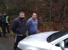 Двоє чоловіків погрожували своєму попутнику, який їхав з ними в одному автомобілі і вимагали в нього гроші та особисті речі