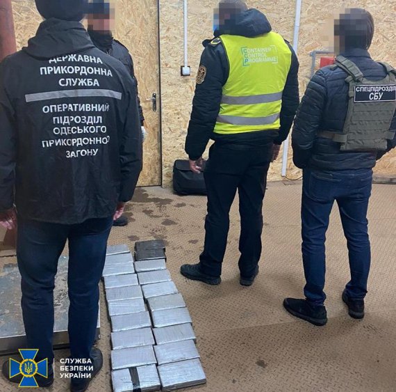 На Одещині у вантажі бананів з Південної Америки виявили 20 кг кокаїну
