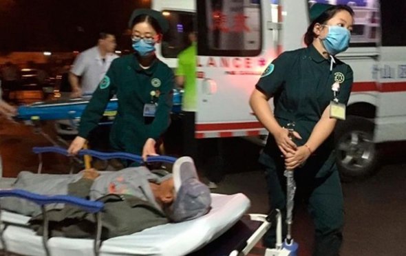 У   Китаї  вантажівка протаранила похоронну процесію.  9 людей  загинули, 4 отримали травми. Постраждалих екстрено госпіталізували