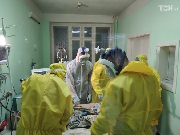 Близько 200 осіб у столиці перебувають в інтенсивній терапії. Близько 30 — під'єднані до апаратів ШВЛ.