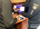 В Одесі четверо чоловіків напали на 25-річного офіцера поліції та його 17-річного брата.  Потерпілі в лікарні. Зловмисників затримали