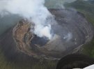 В Африці українські авіатори висадили науковців на вулкан